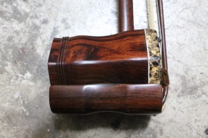 Limited Edition Merlion Head Rosewood Erhu (SP$550)-2