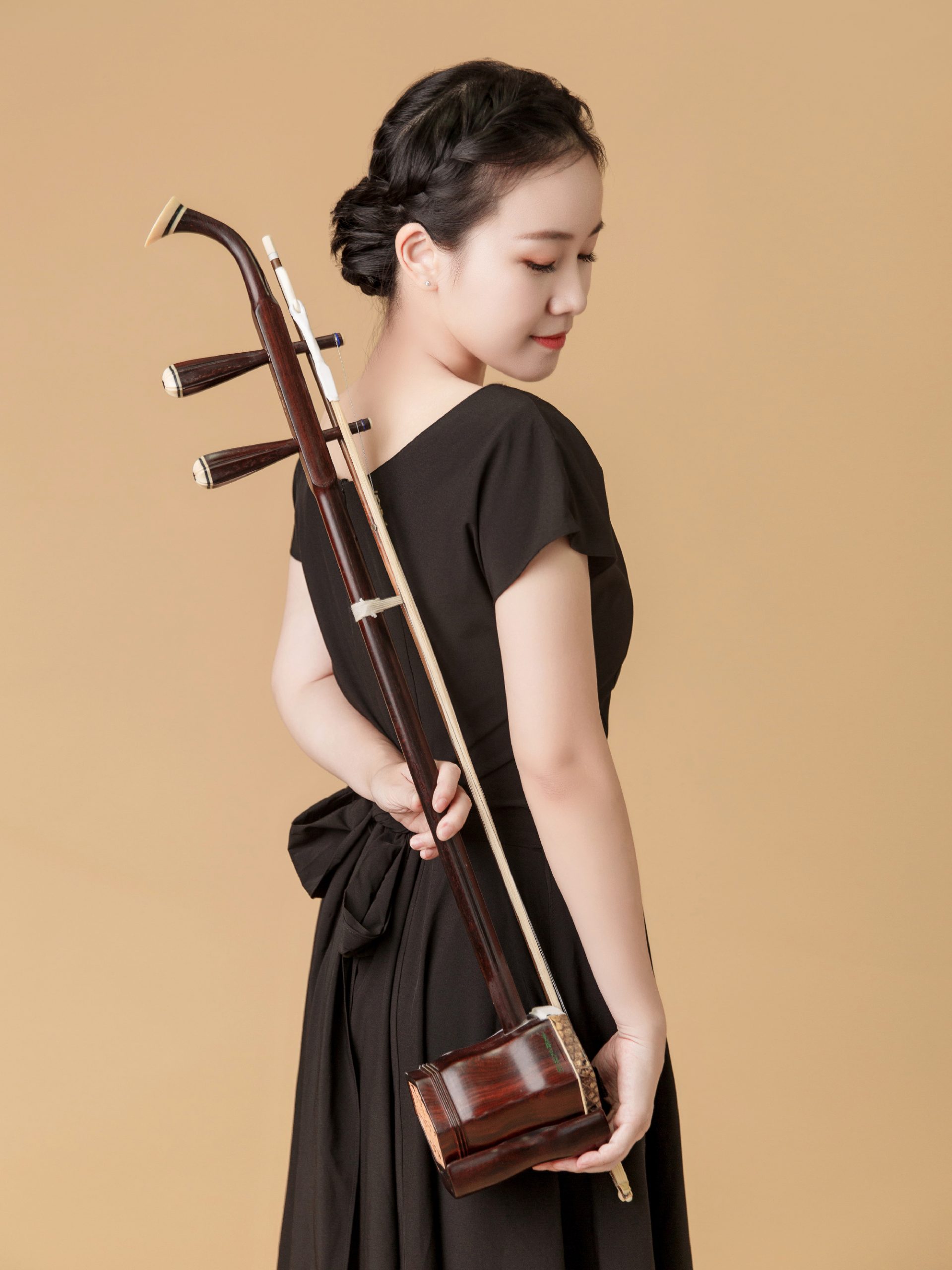 Erhu Teacher Guo Xiaojin