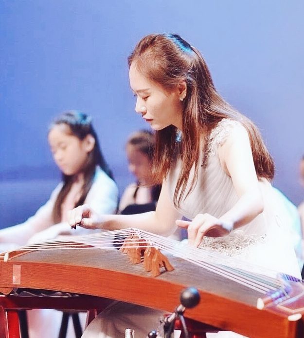 Guzheng Teacher Wang Hong Ying www.EasonMusicSchool
